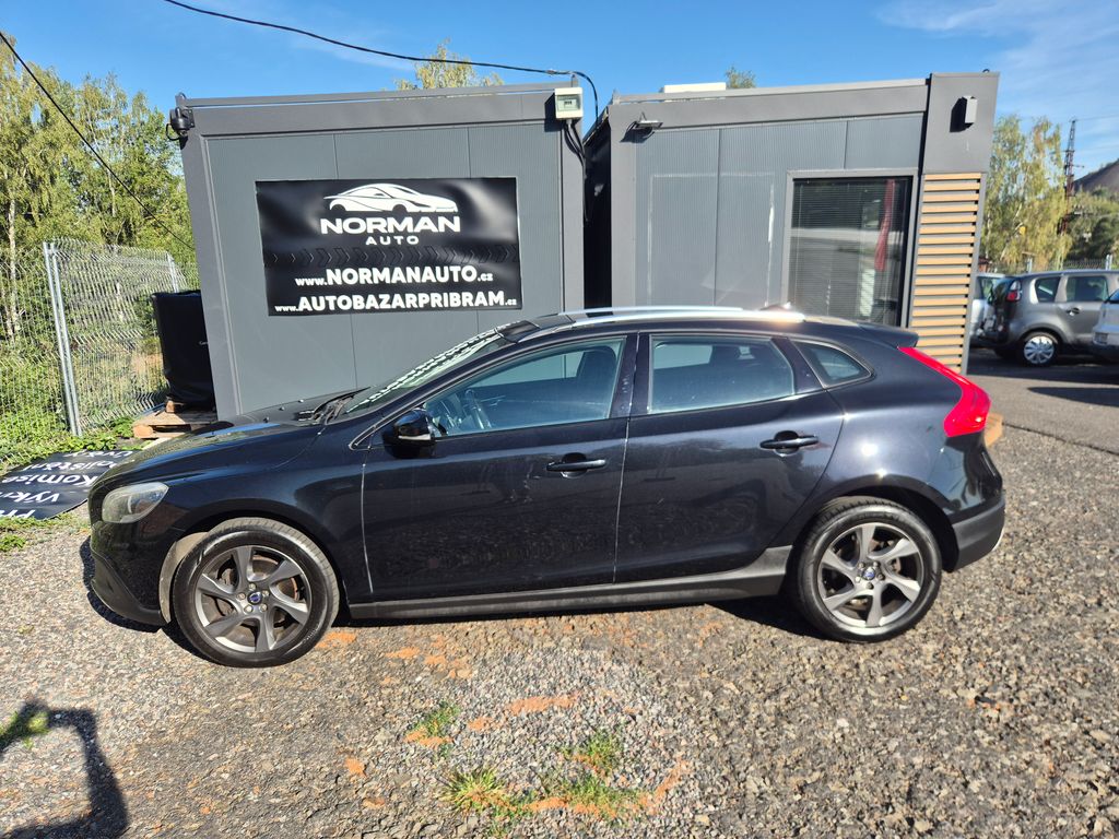 volvo-v40-1-6d-84kw-cross-country-tazne-serviska - 7