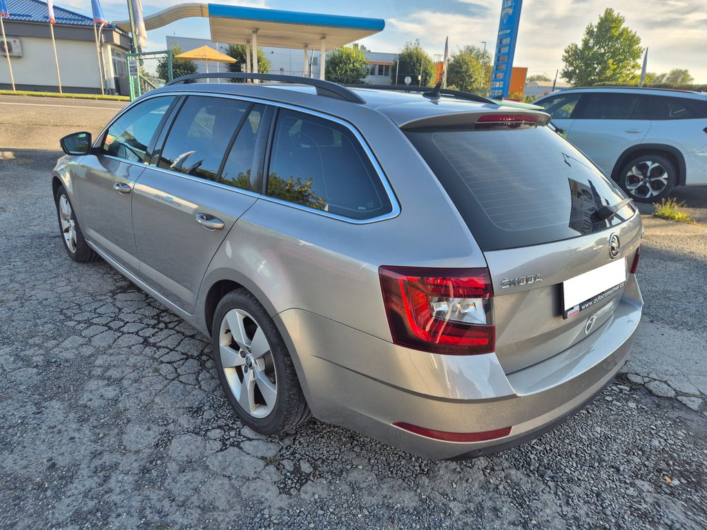 skoda-octavia-combi-2-0-tdi-dsg-style-plus - 6