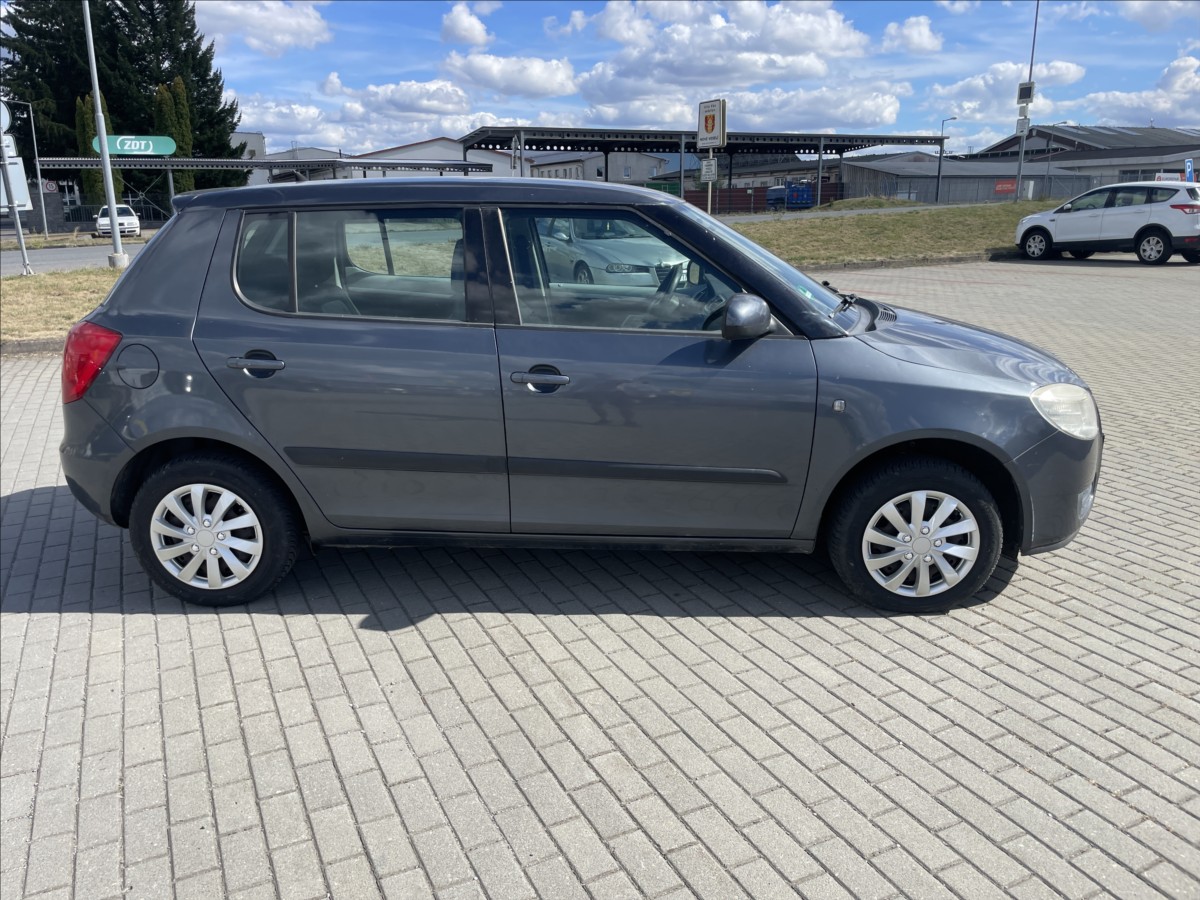 skoda-fabia-1-4-i-16v-klima-esp-serviska - 4