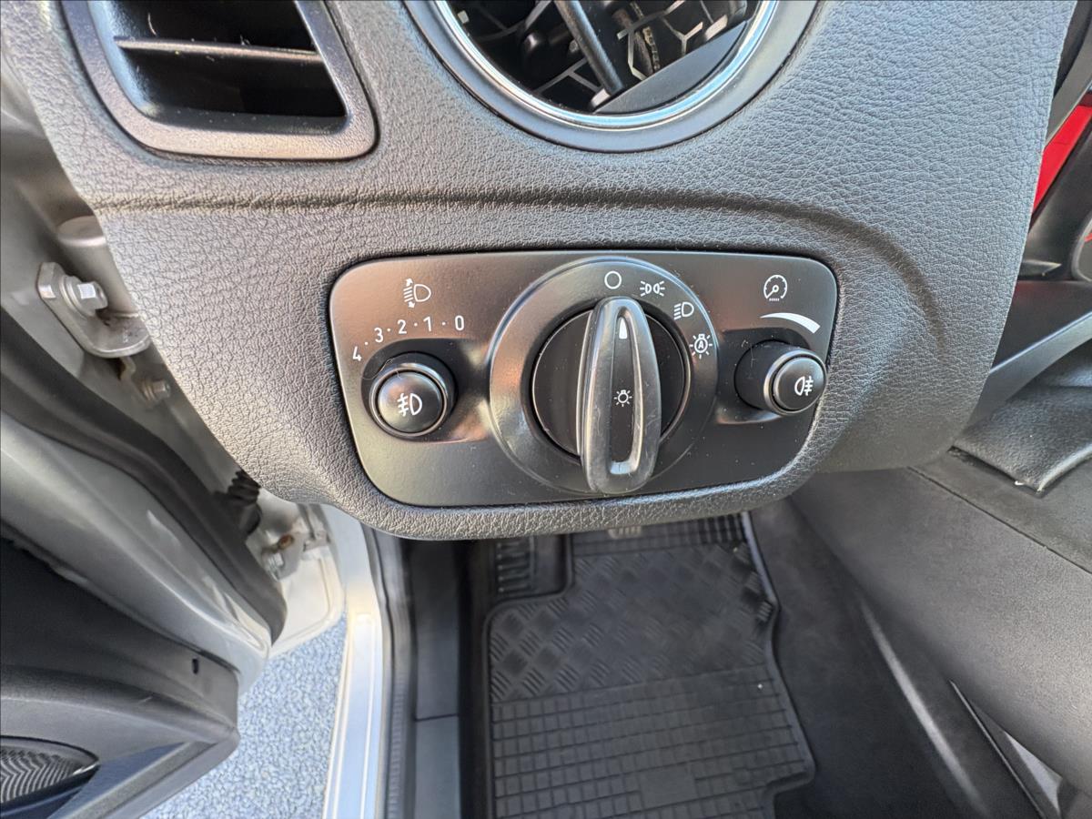 ford-s-max-2-0-tdci-103kw-vyhrev-pdc-tazn - 4