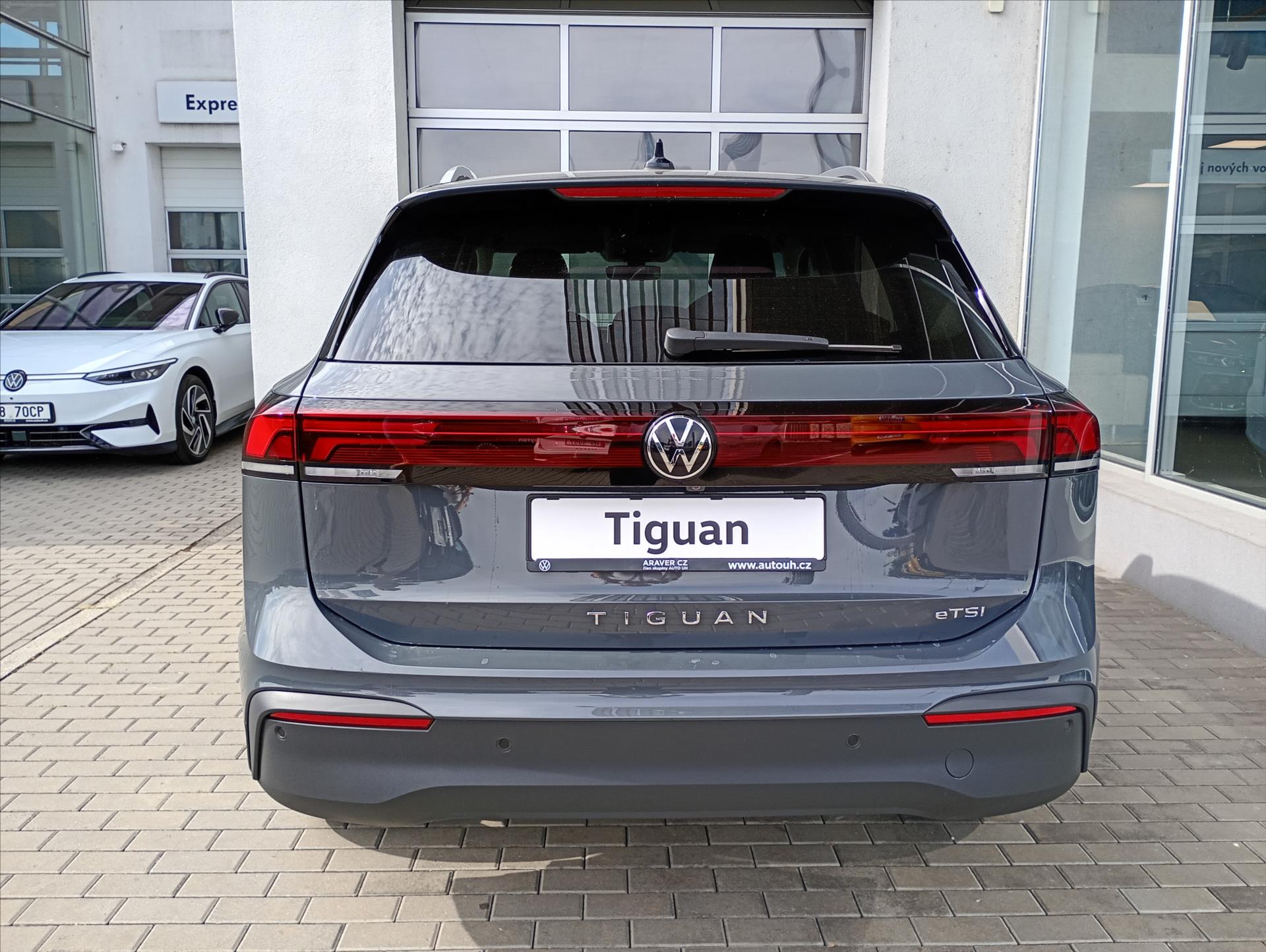 volkswagen-tiguan-1-5-etsi-110kw-mhev-love - 5
