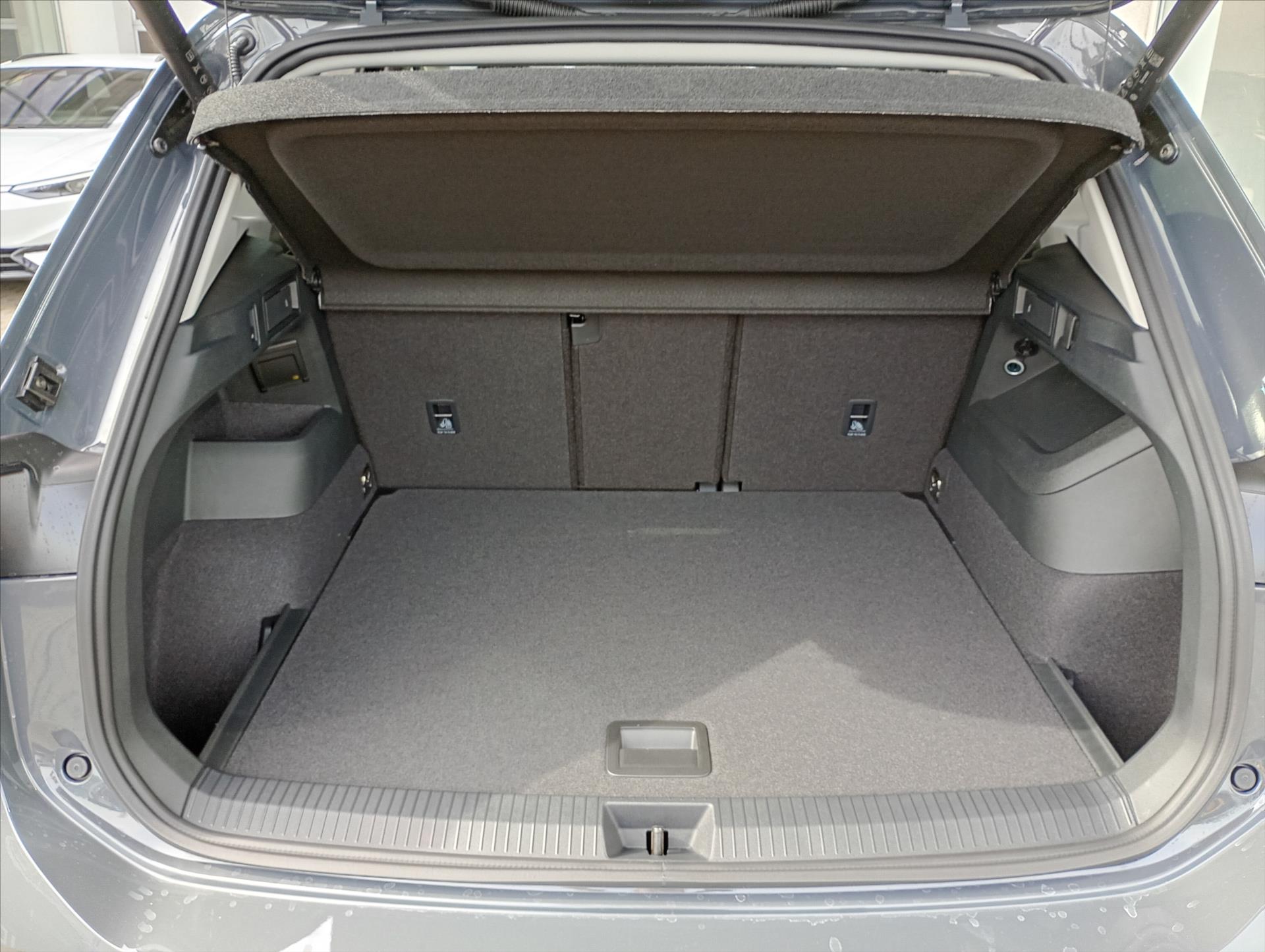 volkswagen-tiguan-1-5-etsi-110kw-mhev-love - 9