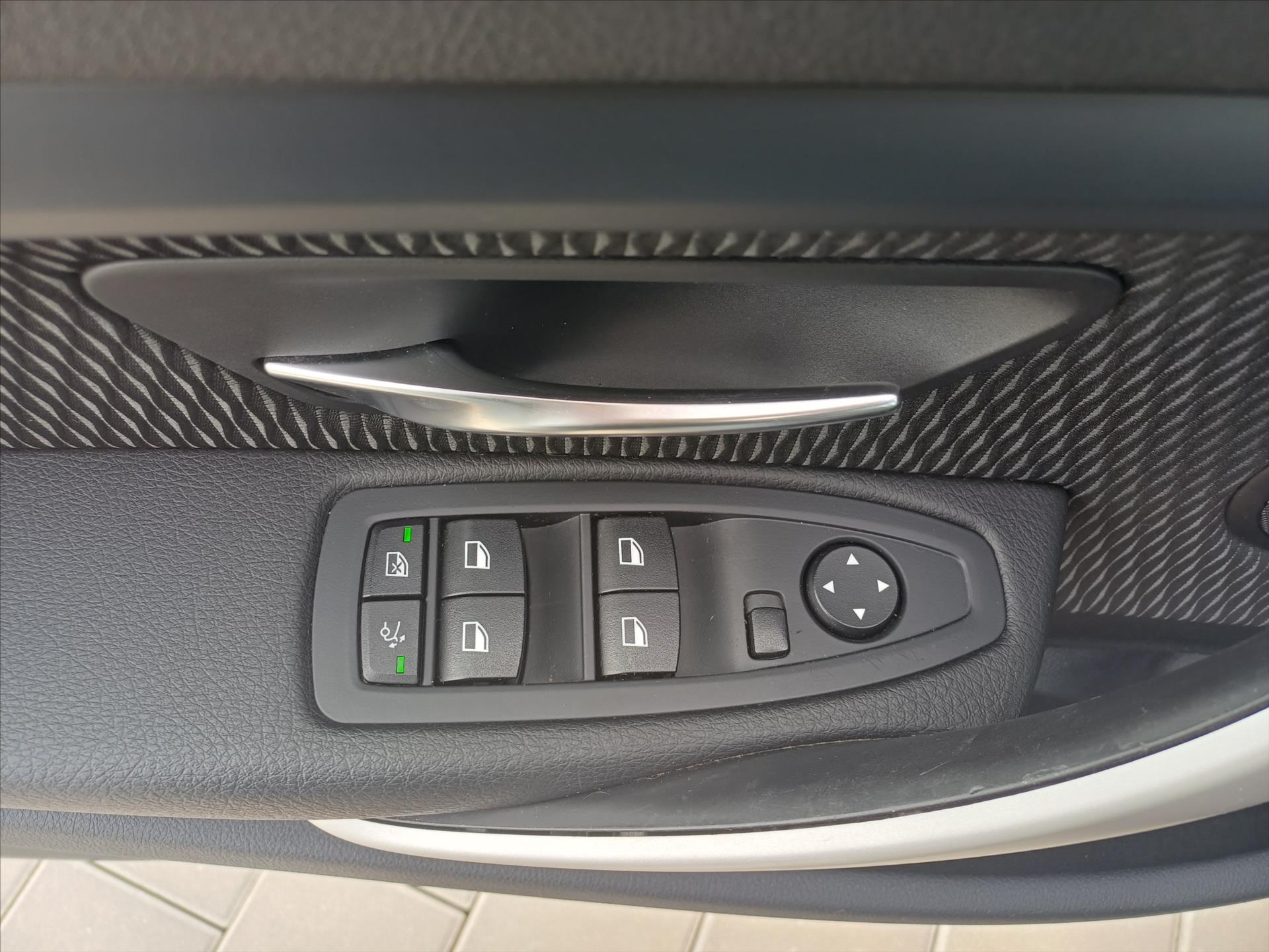 bmw-rada-3-2-0-135kw-xdrive-gran-turismo - 9