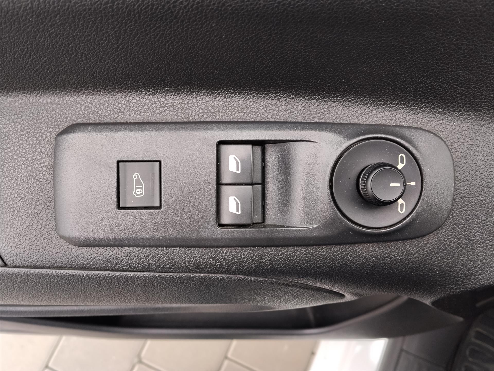 citroen-berlingo-1-5-1-5hdi-75kw-klima-3-mista - 8