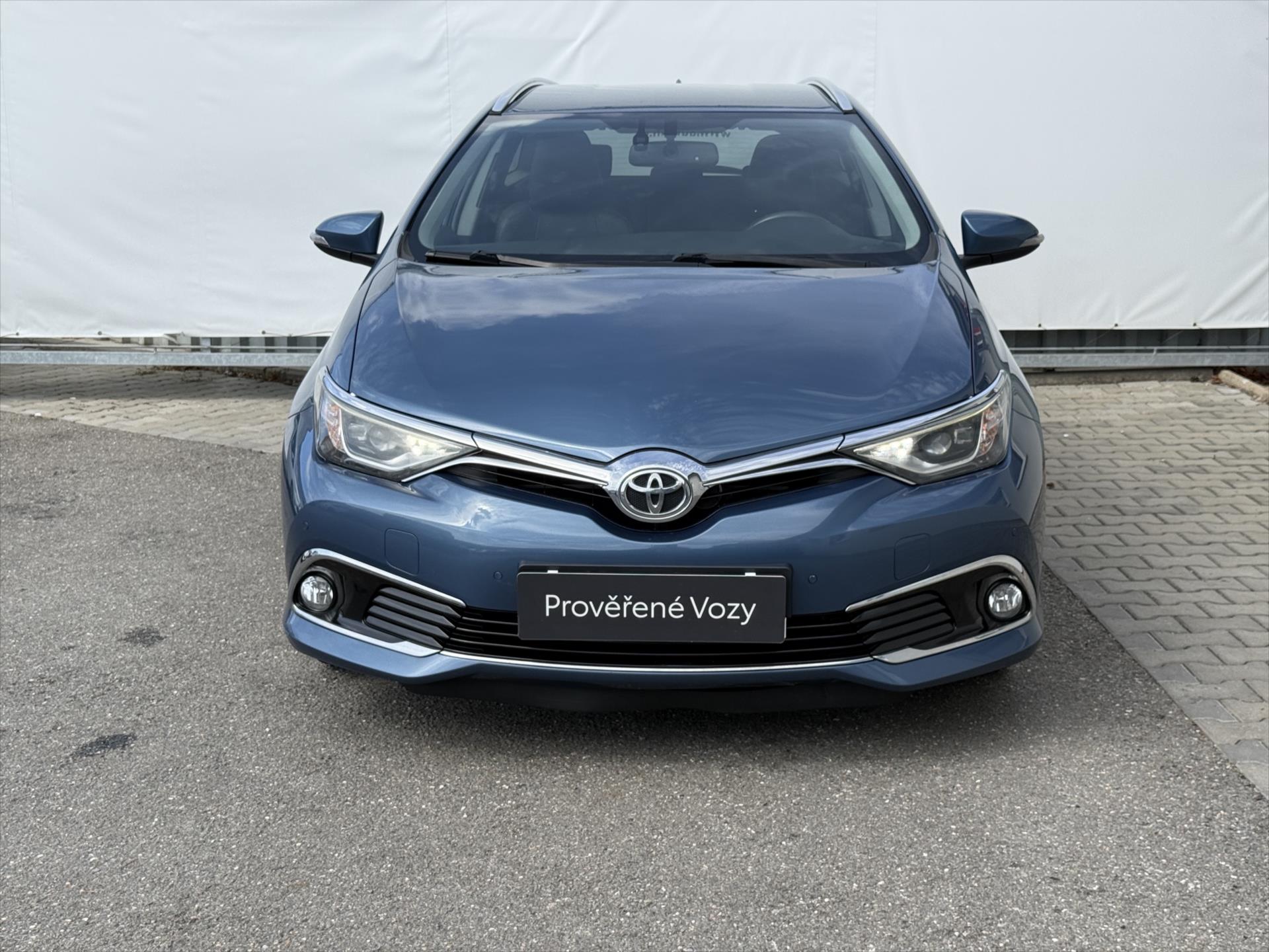 toyota-auris-1-2-executive - 1