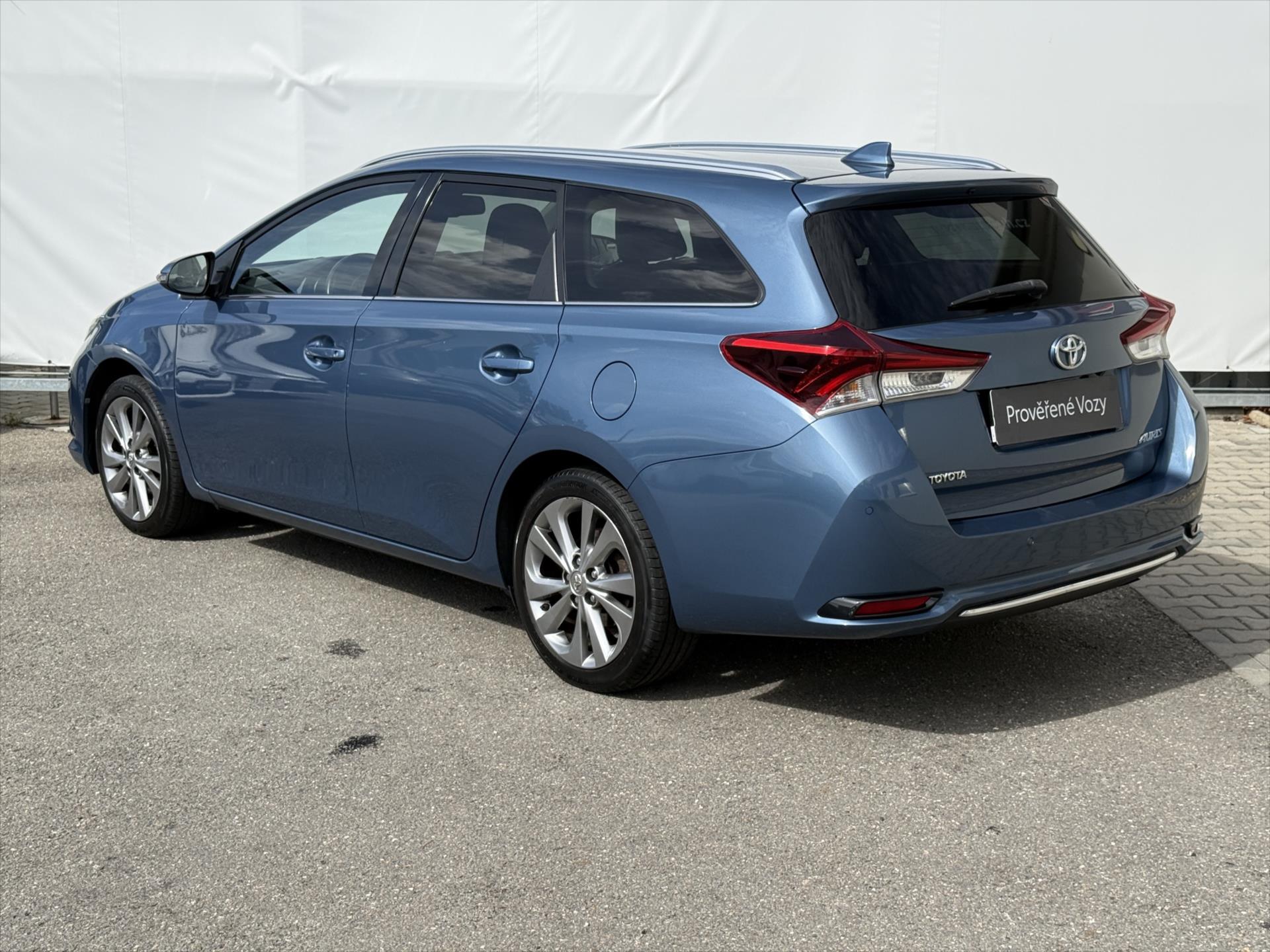 toyota-auris-1-2-executive - 3