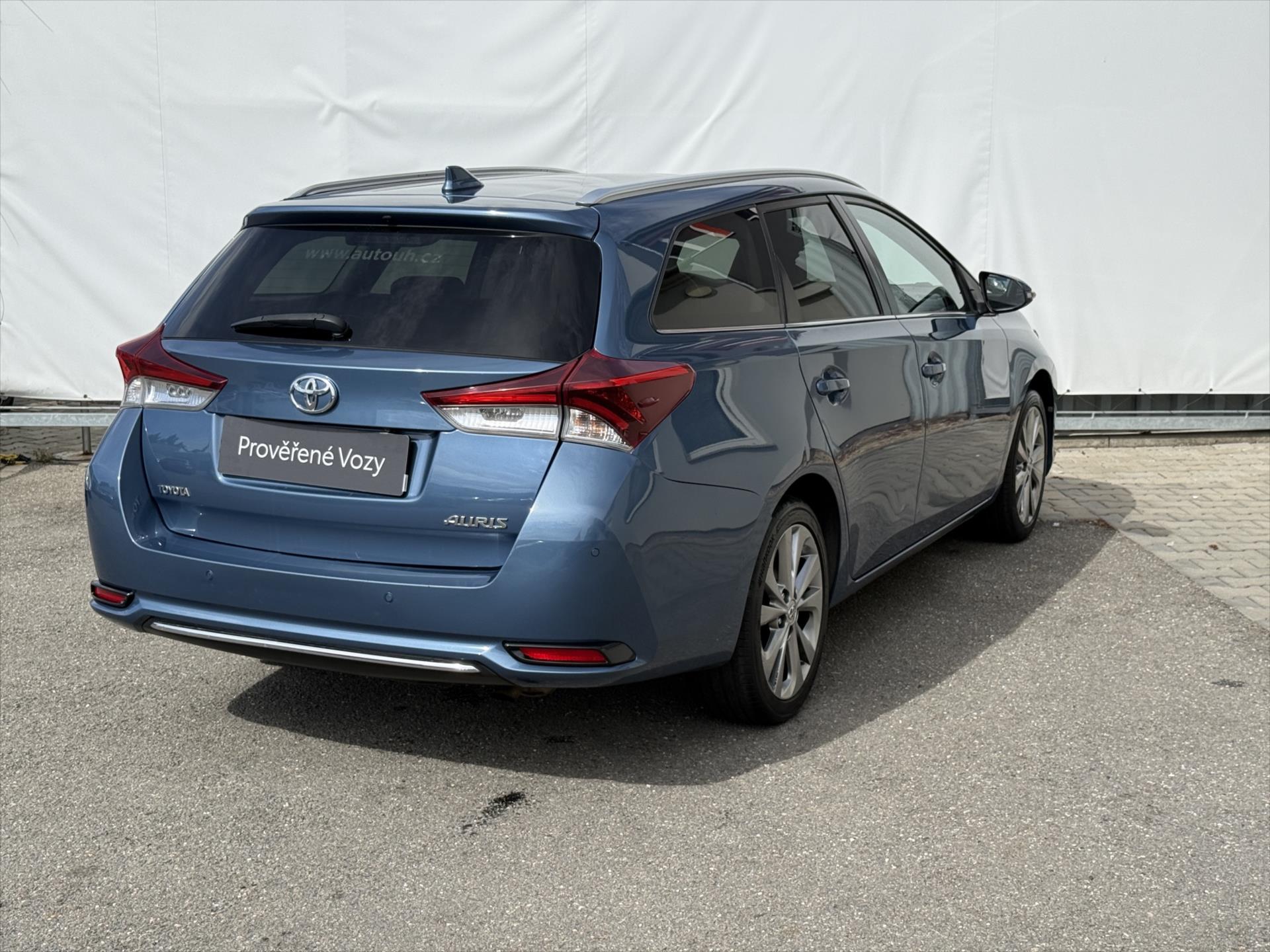 toyota-auris-1-2-executive - 5