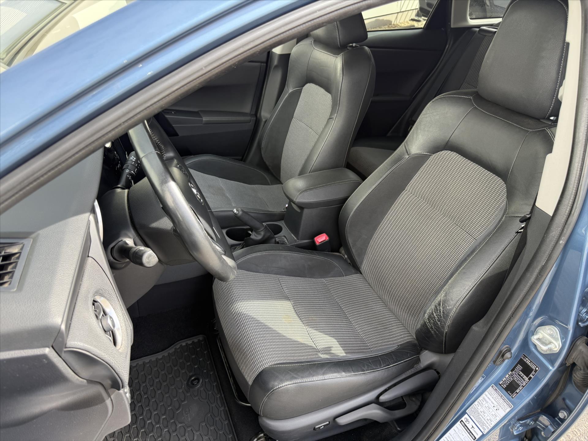 toyota-auris-1-2-executive - 8
