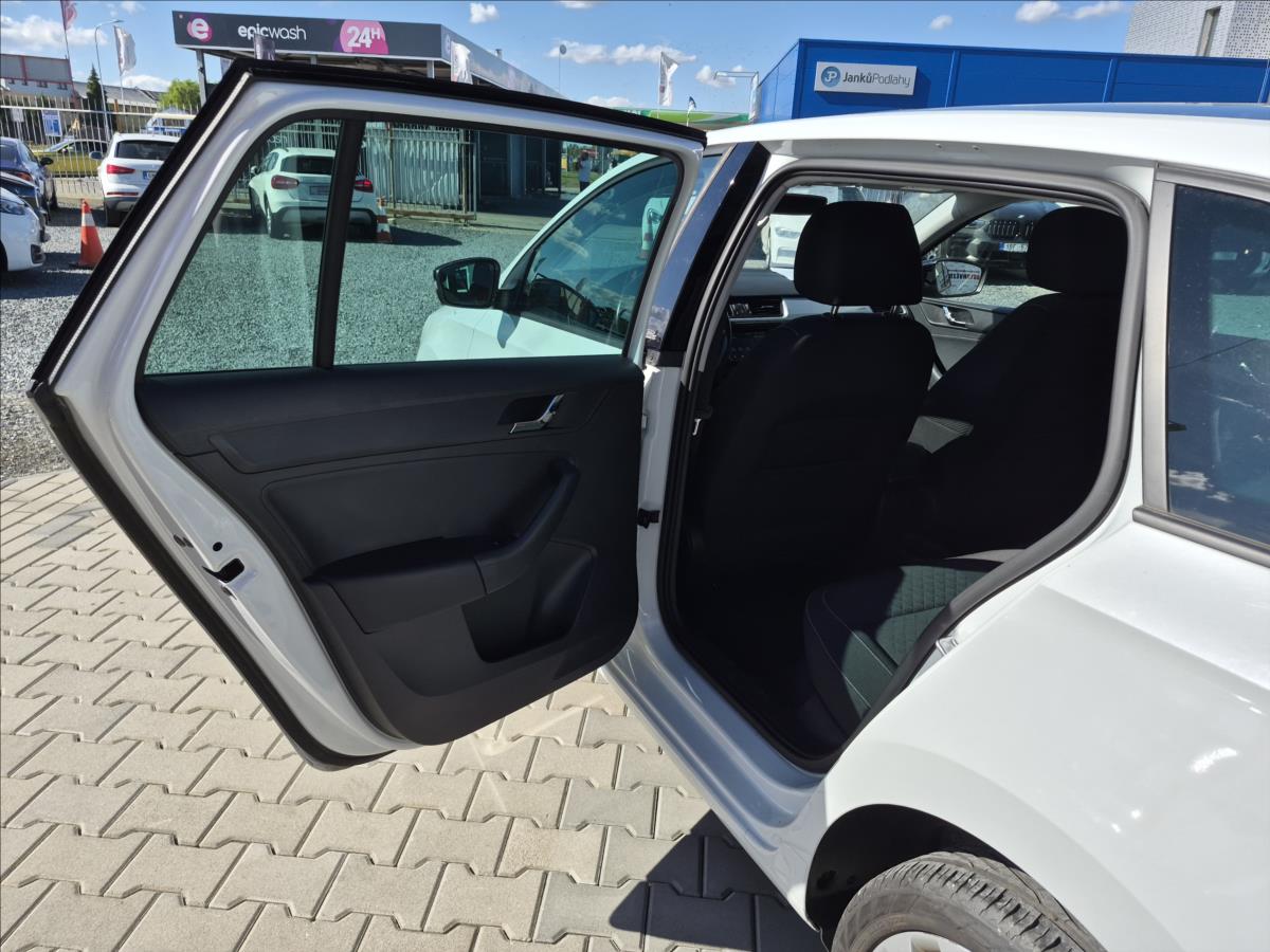 skoda-rapid-1-2-tsi-dsg-edition-panorama-4valec - 9