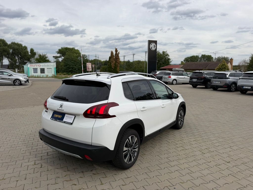 peugeot-2008-allure-1-2pt-110-eat6 - 3