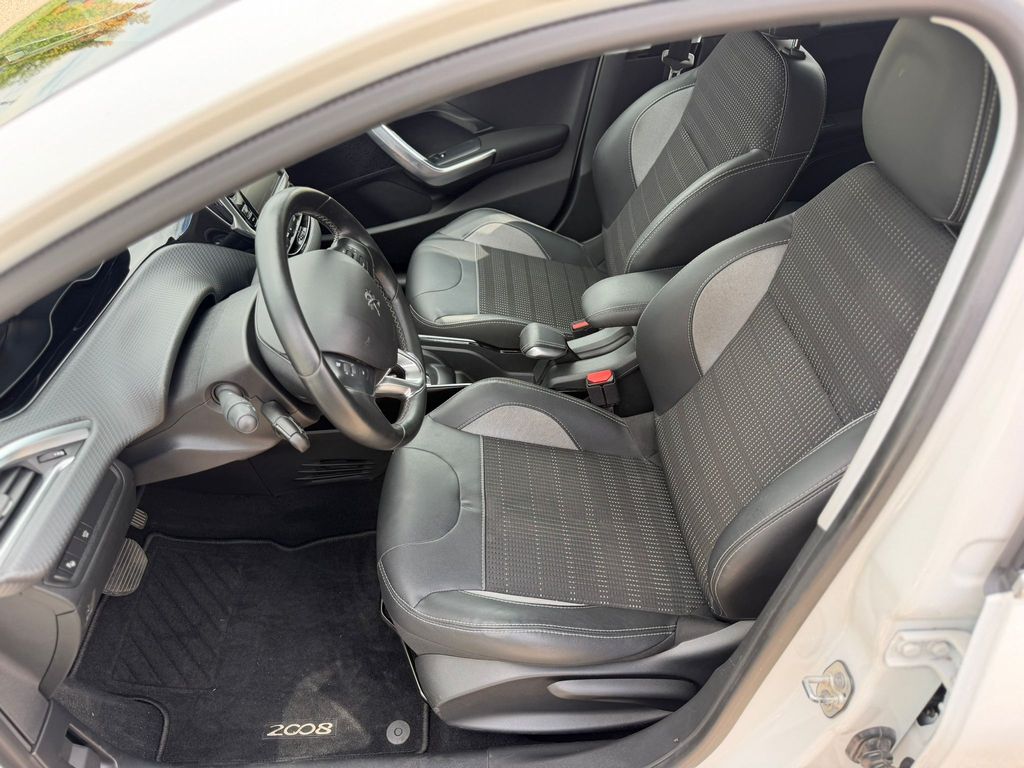 peugeot-2008-allure-1-2pt-110-eat6 - 7