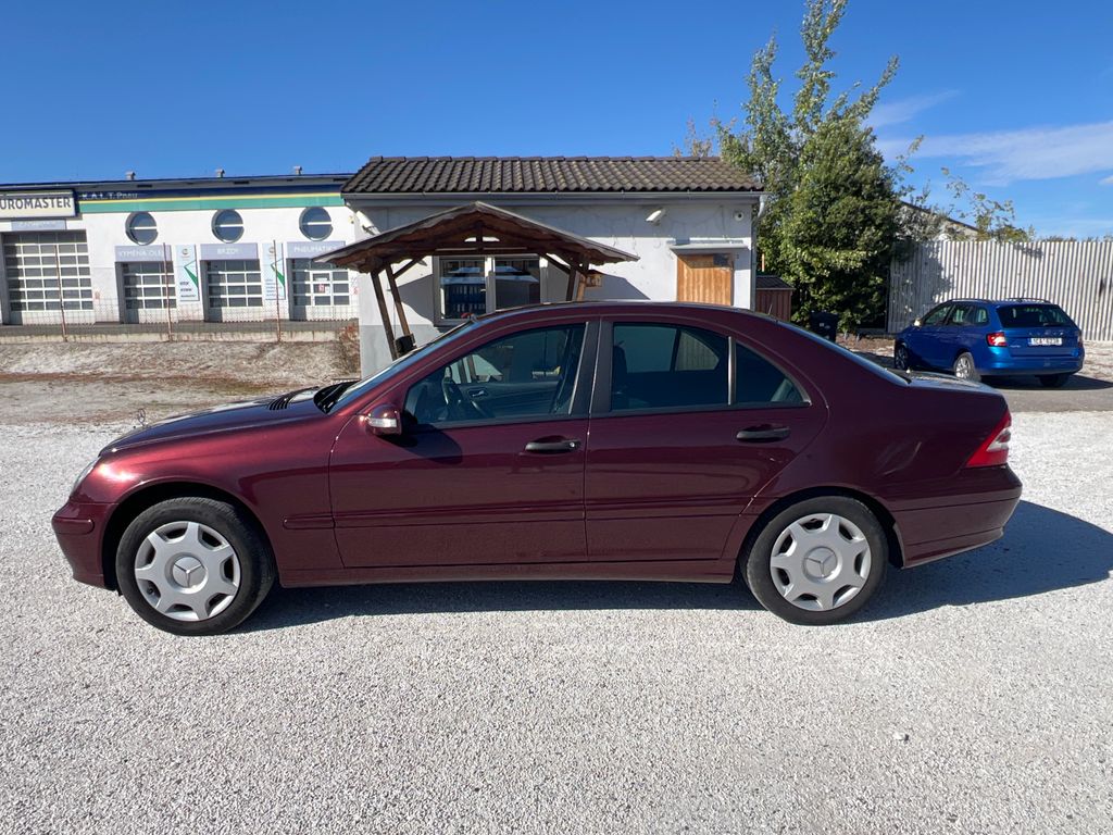 mercedes-benz-tridy-c-2-0-cdi - 2