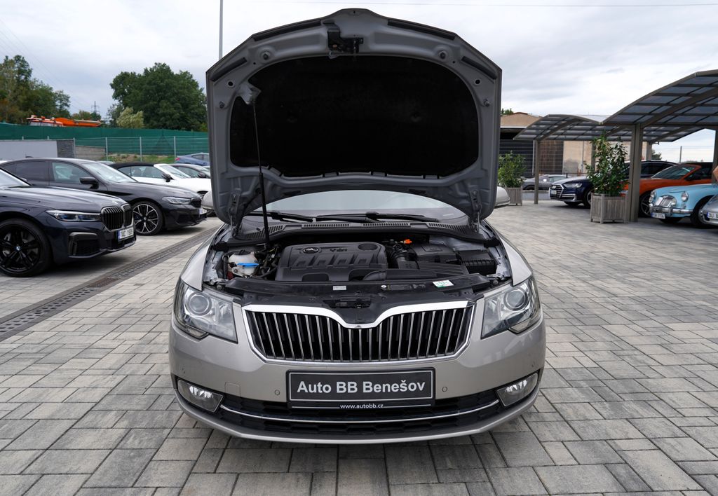 skoda-superb-2-0-tdi-125-kw-l-k-cr-dph - 8
