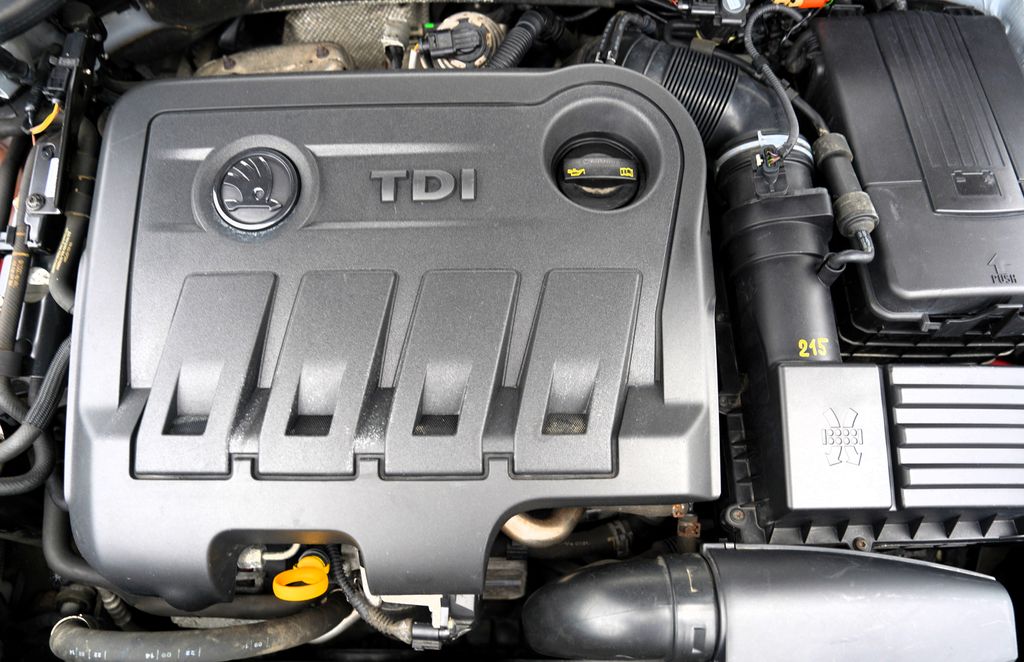 skoda-superb-2-0-tdi-125-kw-l-k-cr-dph - 9