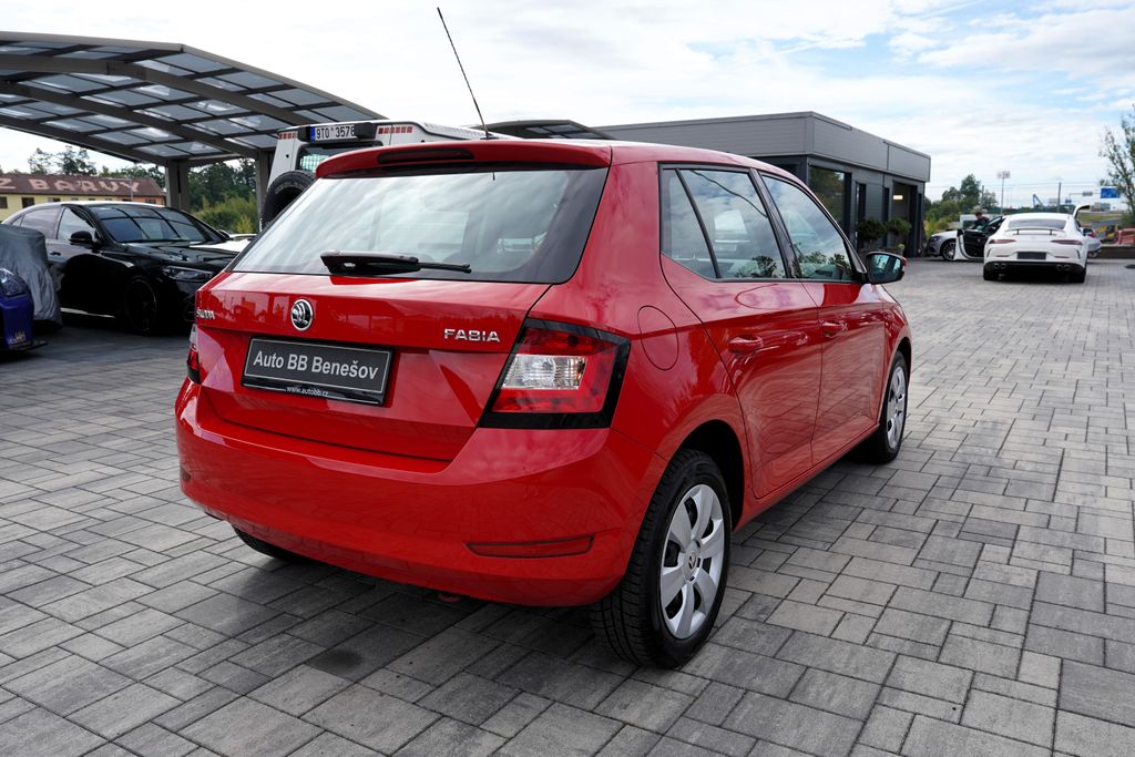 skoda-fabia-1-0-mpi-75-ps-10-400-km - 5