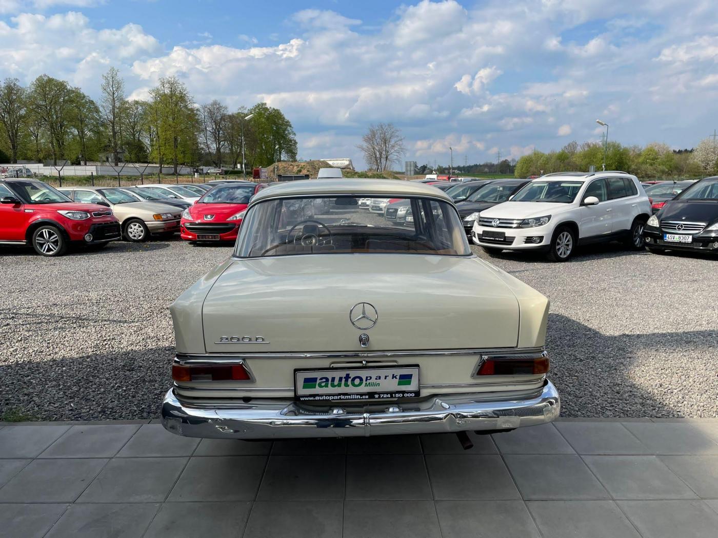 mercedes-benz-2-0-200d - 4