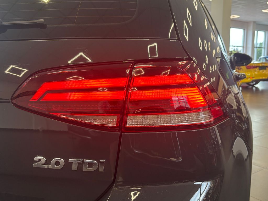 volkswagen-golf-2-0-tdi-110kw-bi-xenon-led - 6