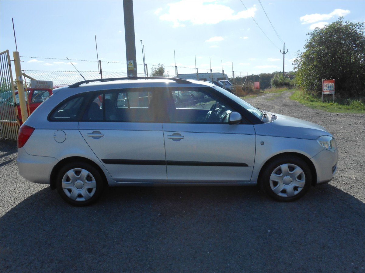 skoda-fabia-1-4-i-16v-kombi-klima - 2