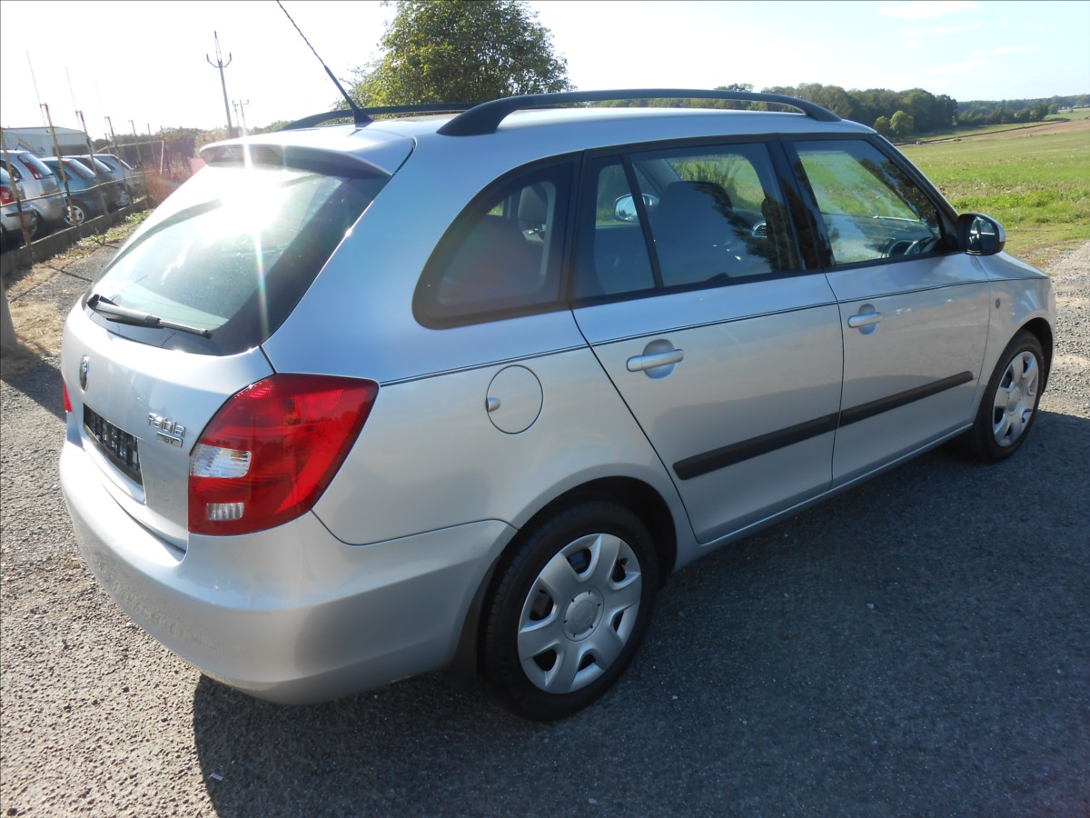 skoda-fabia-1-4-i-16v-kombi-klima - 3