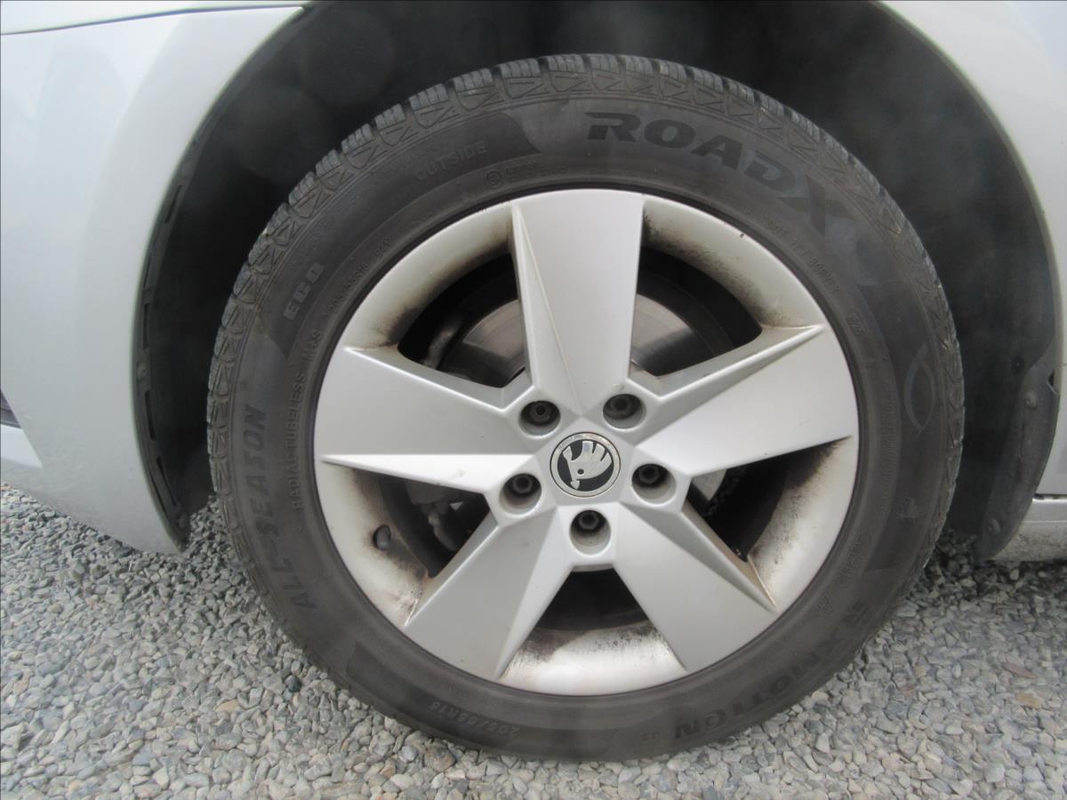 skoda-octavia-1-6-tdi-dsg-85-kw - 9