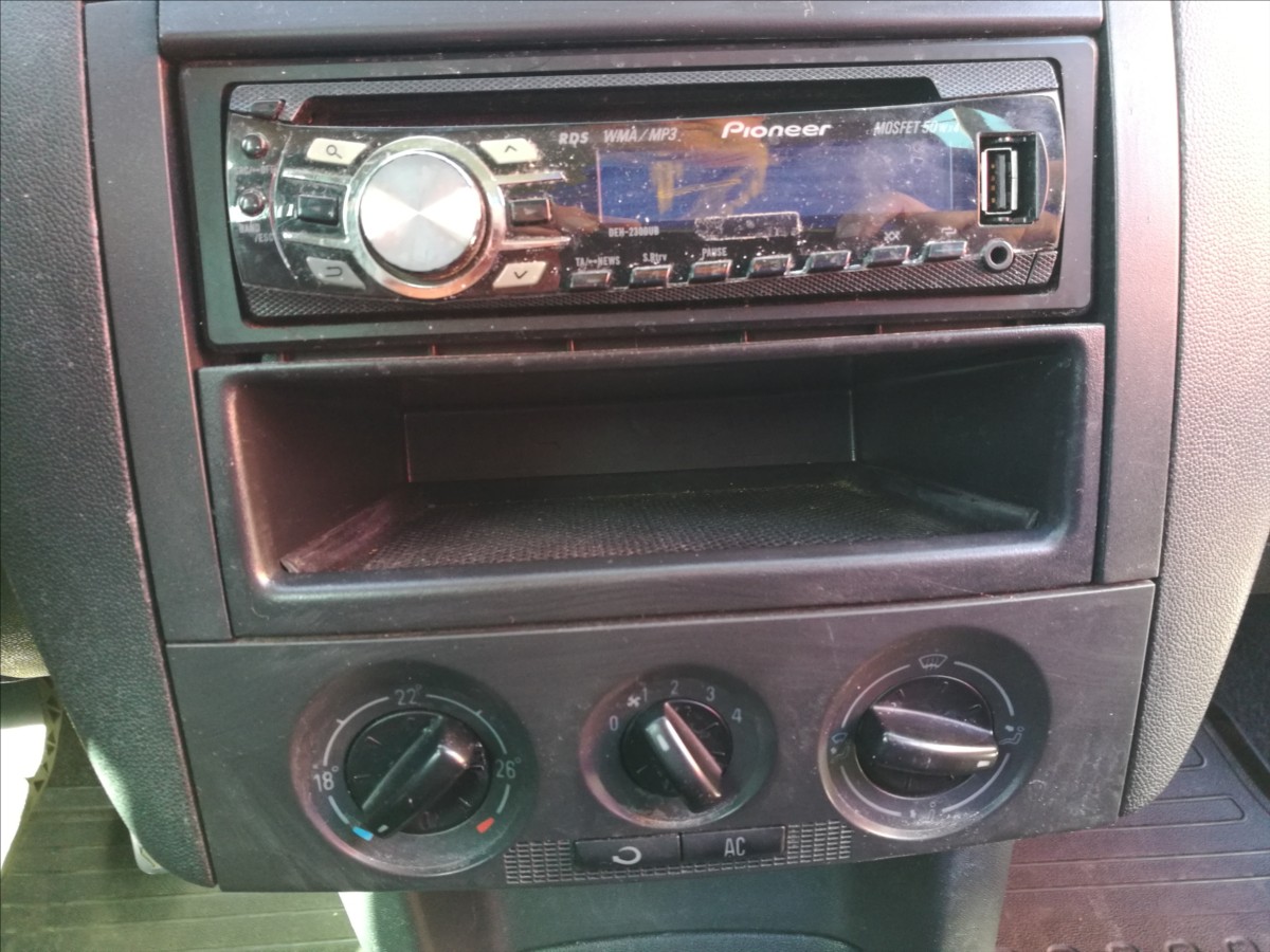 skoda-fabia-1-4-i-16v-klima - 6