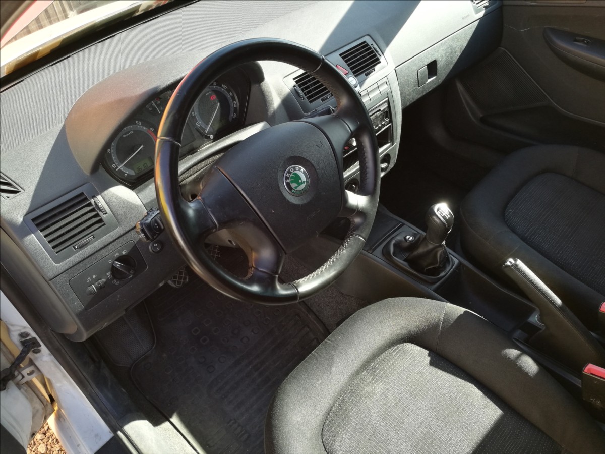 skoda-fabia-1-4-i-16v-klima - 9