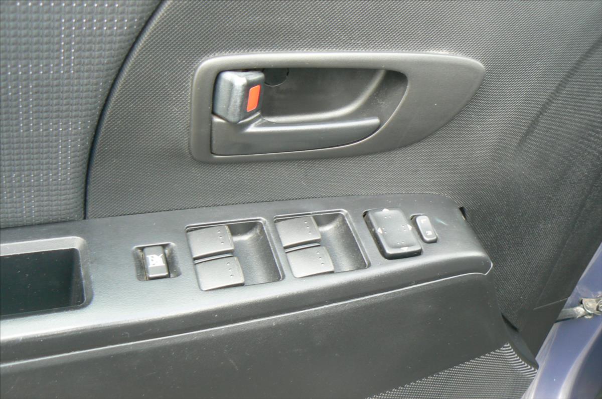 mazda-5-1-8-plyn-5-mist - 8
