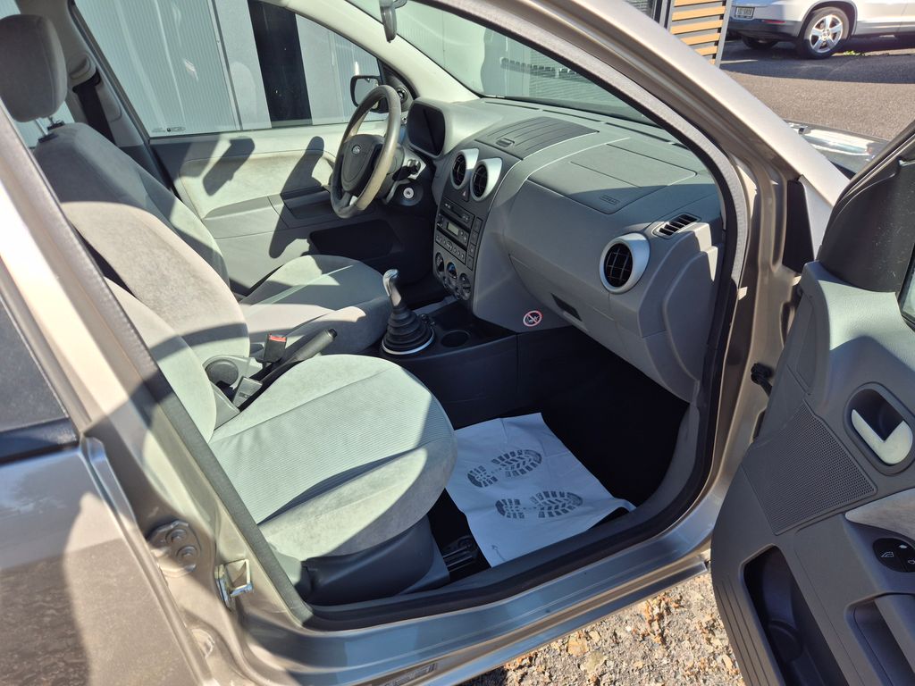 ford-fusion-1-4i-59kw-klima-krasny - 9