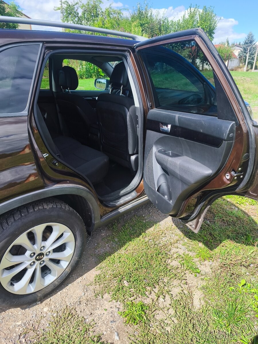 kia-sorento-2-2-crdi-145-kw-4-4 - 3