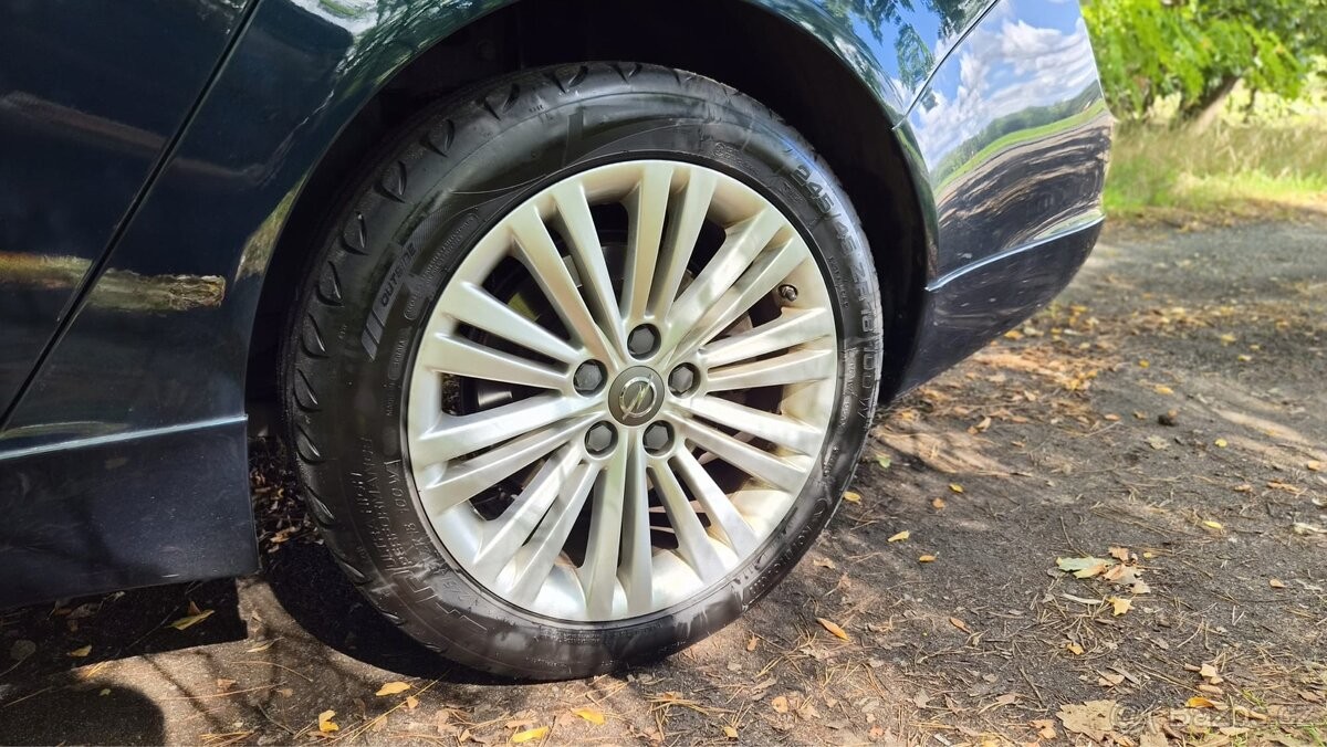 opel-insignia-2-0-turbo-4x4-automat - 9