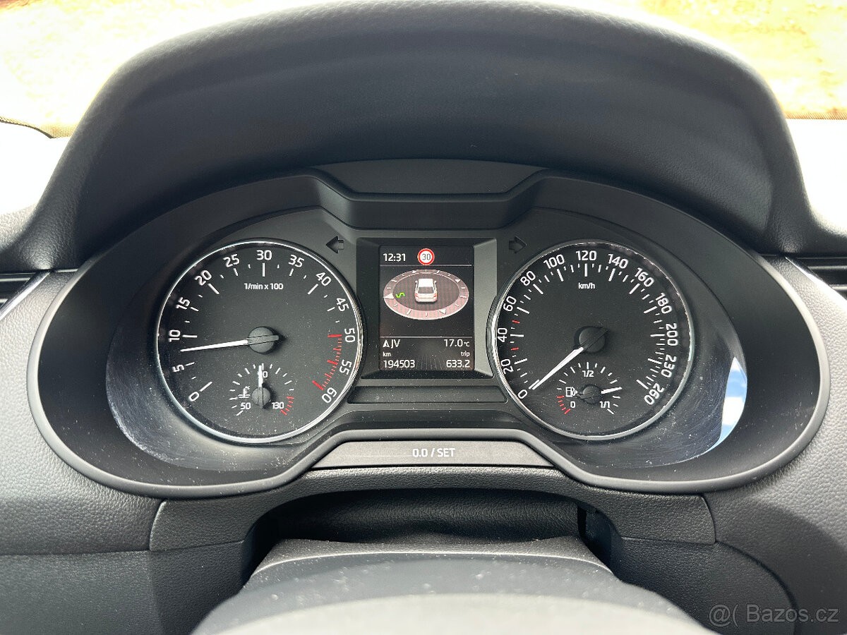 skoda-octavia-2-0-tdi-110kw-sport-style-4x4 - 9