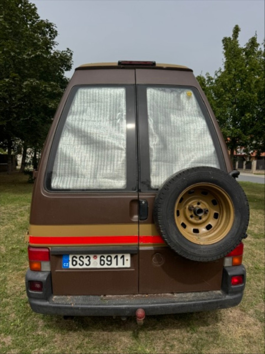 volkswagen-transporter-2-5-4-4-obytna-verze-uzaverka - 2