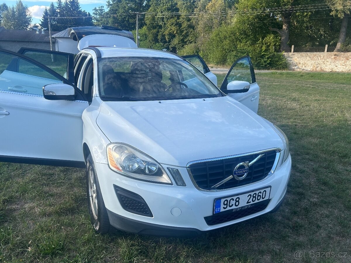 volvo-xc60-2-0-s-naftovym-motorem-d3 - 5