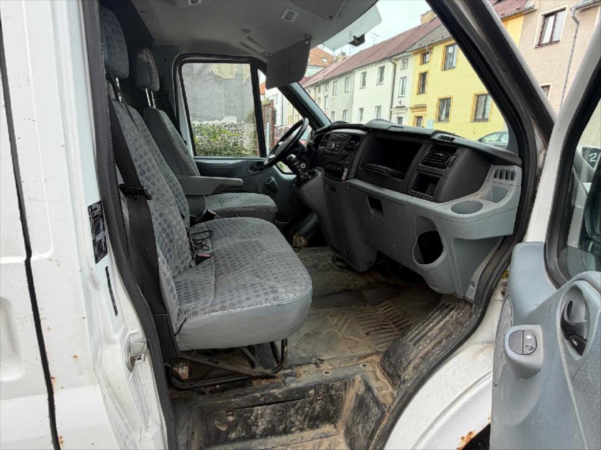 ford-transit-2-2-tdci-kratky-vysoky - 9
