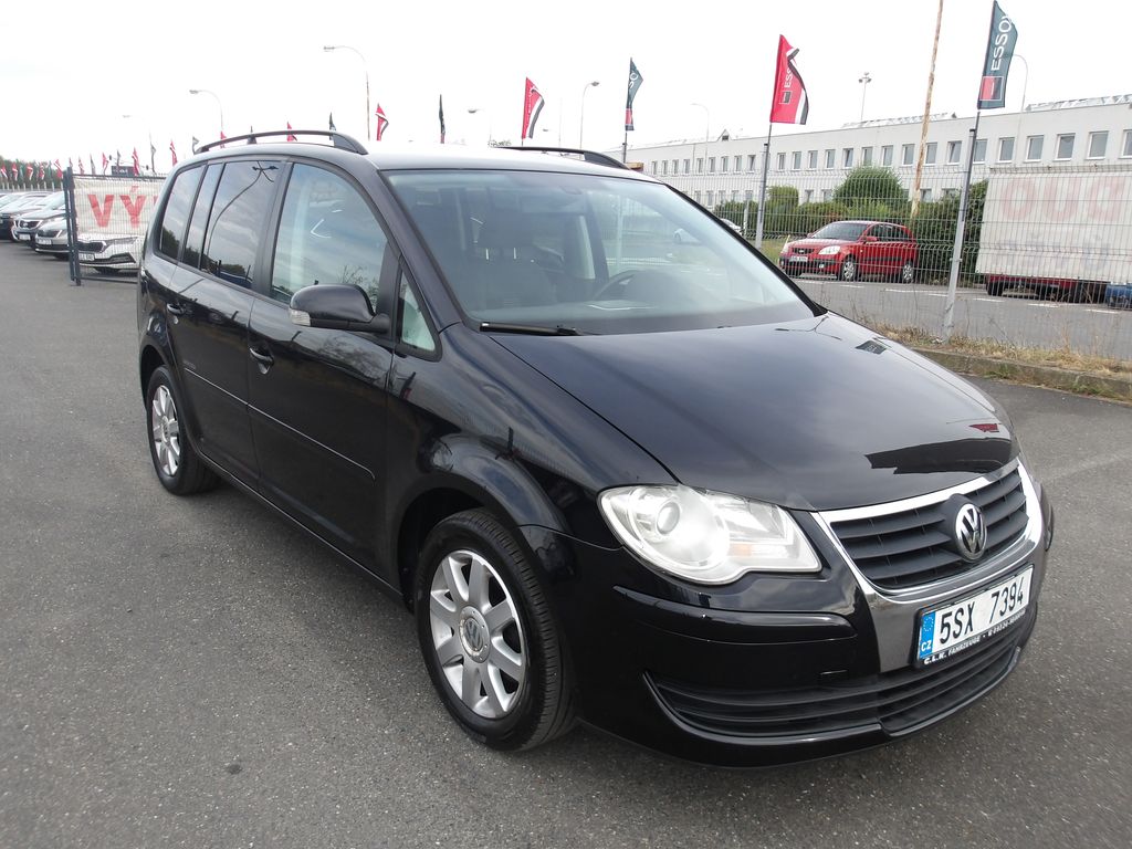 volkswagen-touran-1-6i-75kw-krasavec - 1
