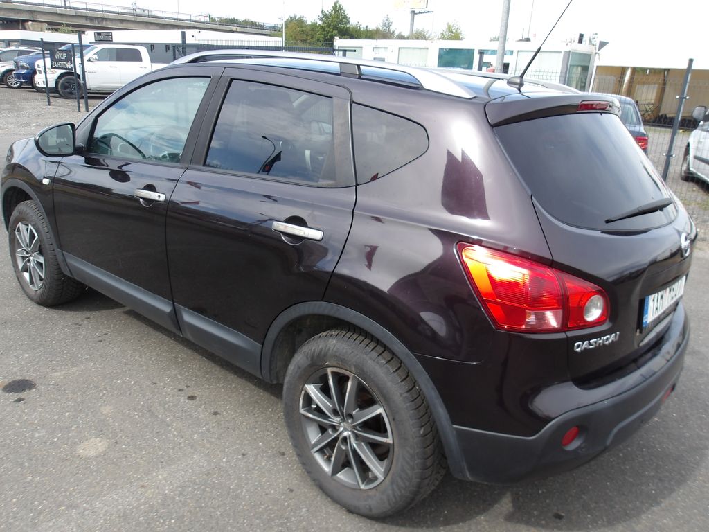 nissan-qashqai-2-0i-104kw-automat - 5