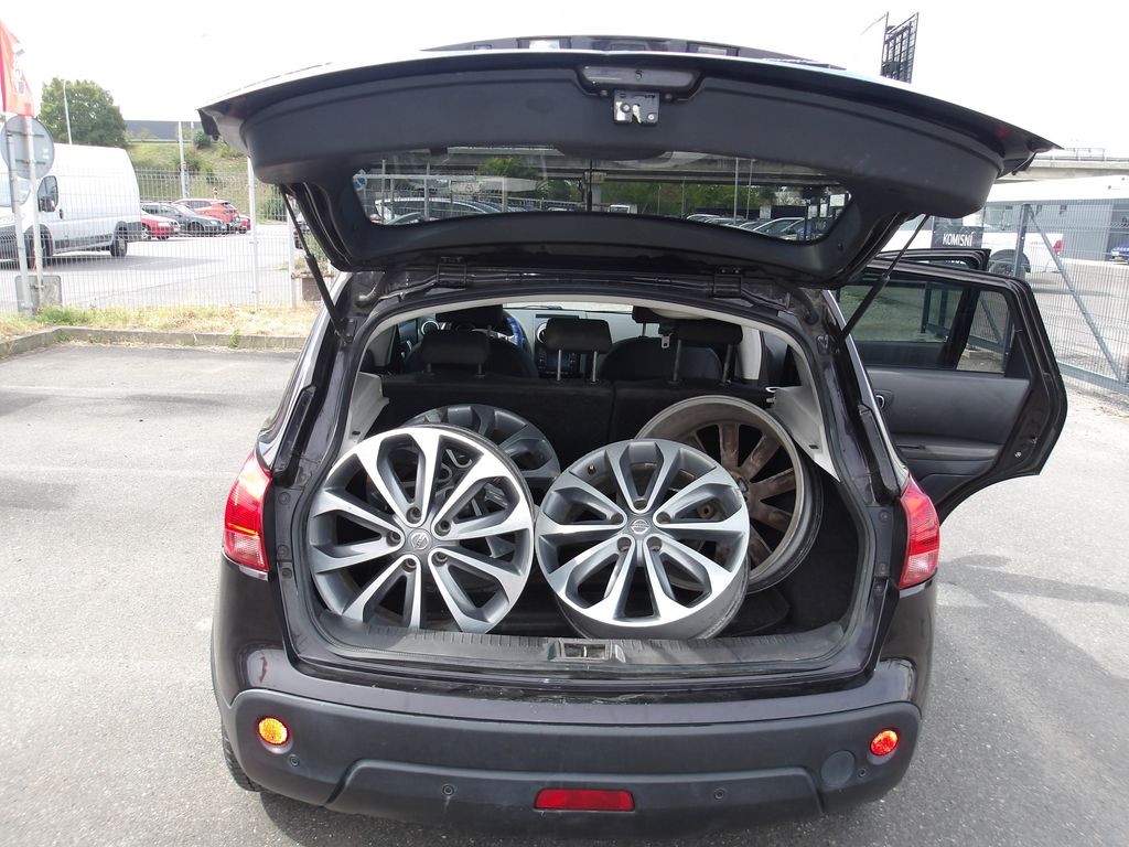 nissan-qashqai-2-0i-104kw-automat - 9
