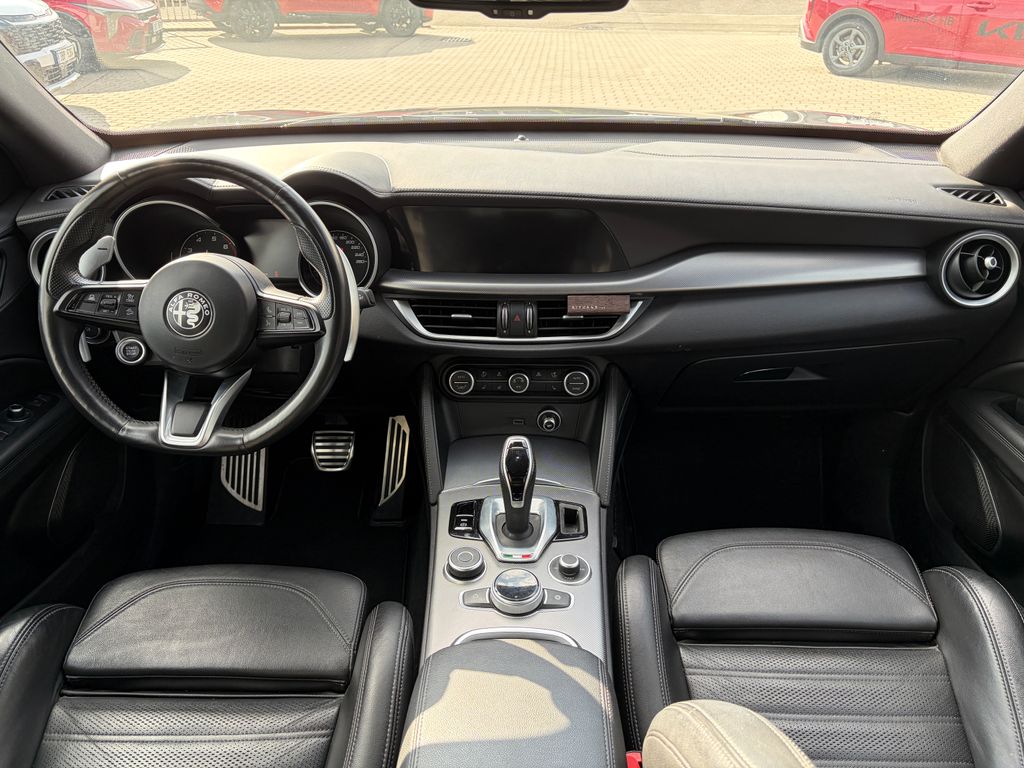 alfa-romeo-stelvio-2-0t-280k-awd-veloce-at8 - 8