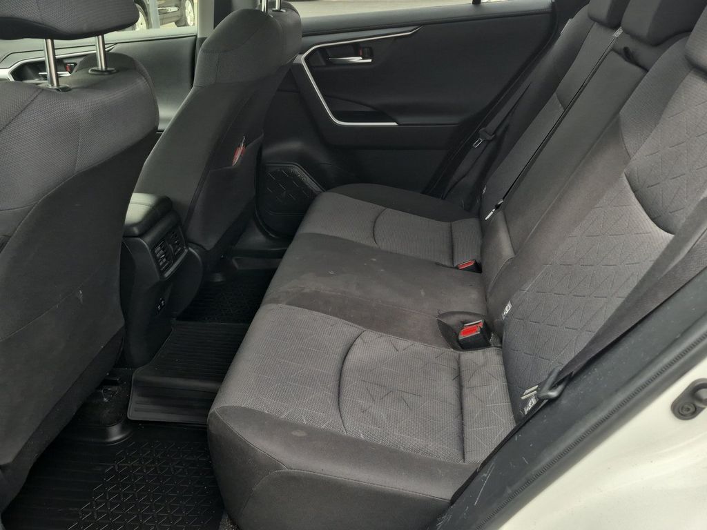 toyota-rav4-2-0i-4x2-6mt-comfort-style-129 - 9