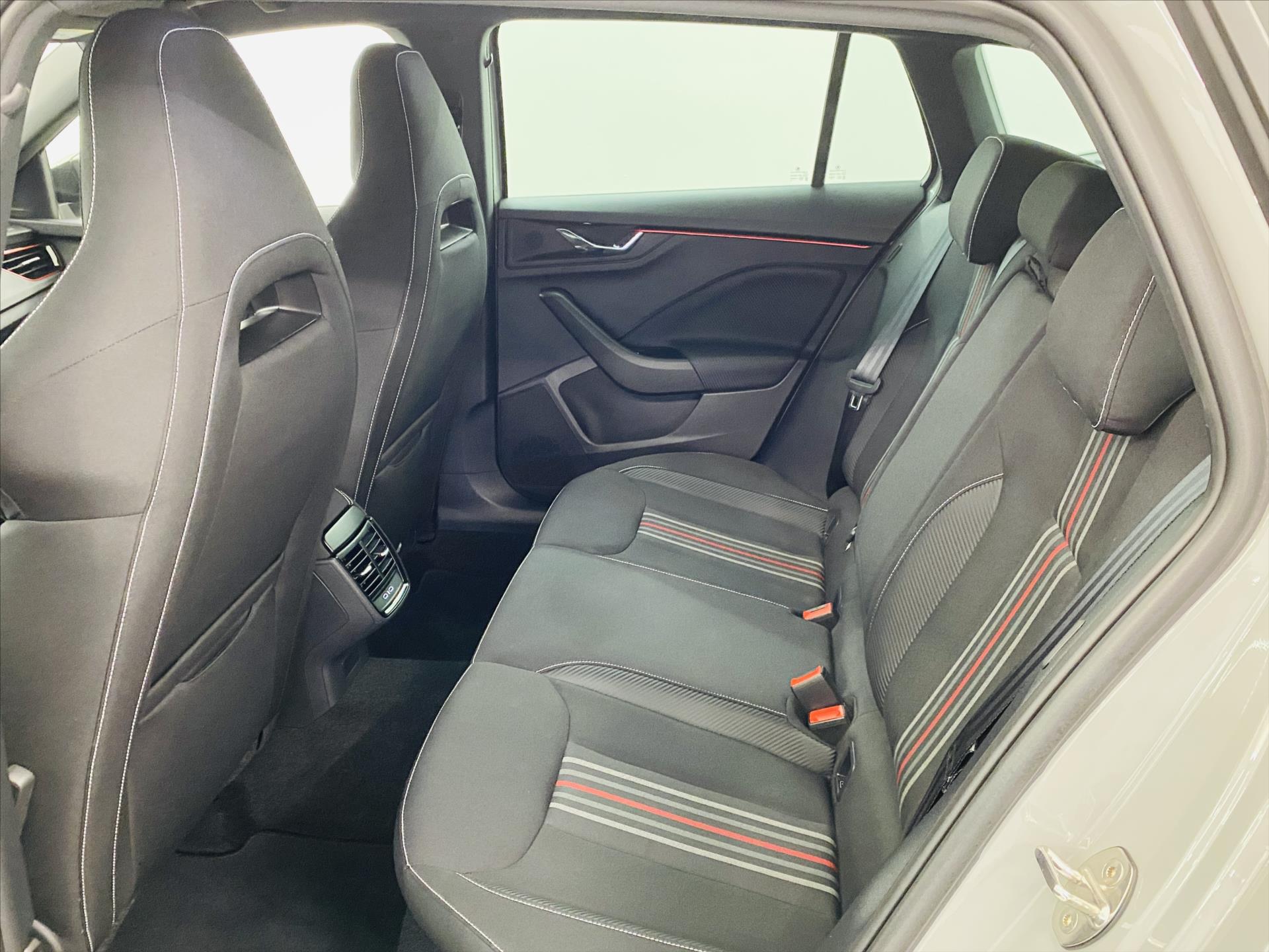 skoda-scala-1-0-tsi-85kw-dsg-monte-carlo - 5