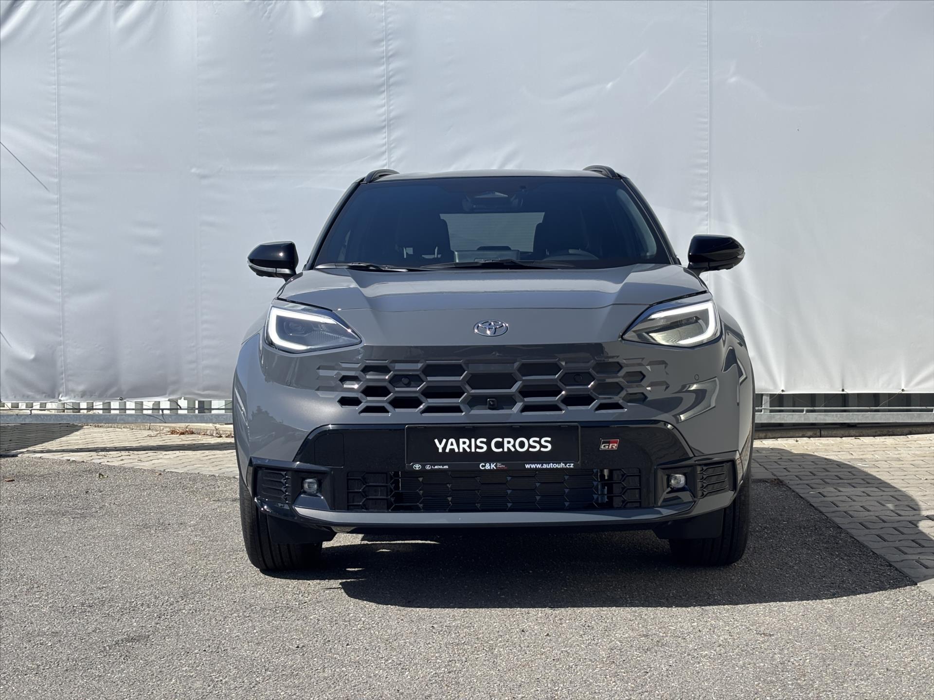 toyota-yaris-cross-1-5-hybrid-e-cvt-130k-gr-sport-tech - 3