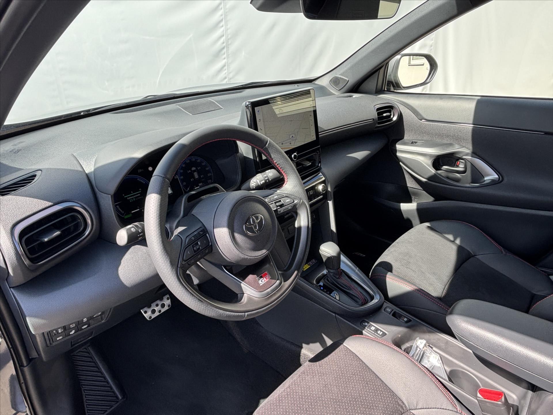 toyota-yaris-cross-1-5-hybrid-e-cvt-130k-gr-sport-tech - 8
