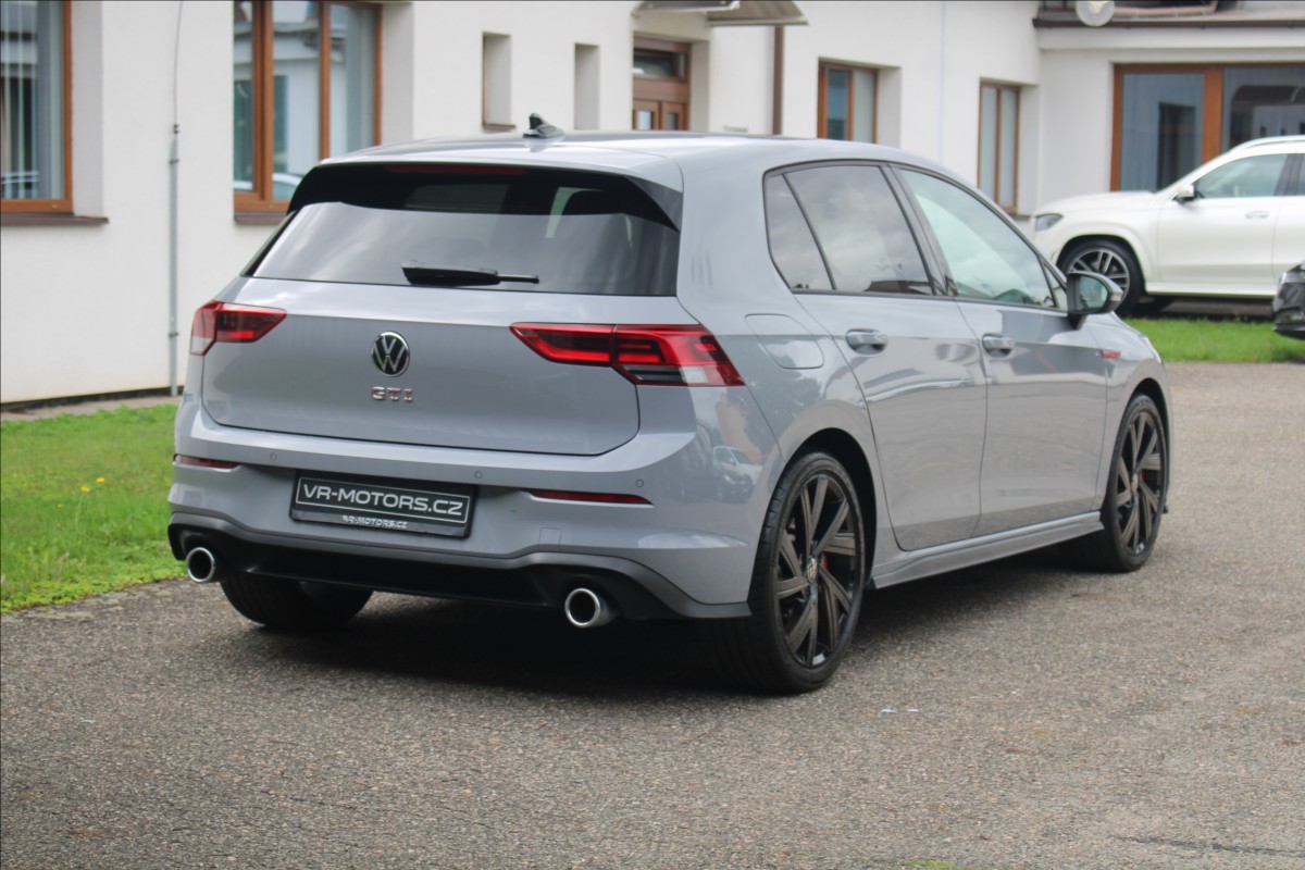 volkswagen-golf-2-0-tsi-gti-dsg - 4