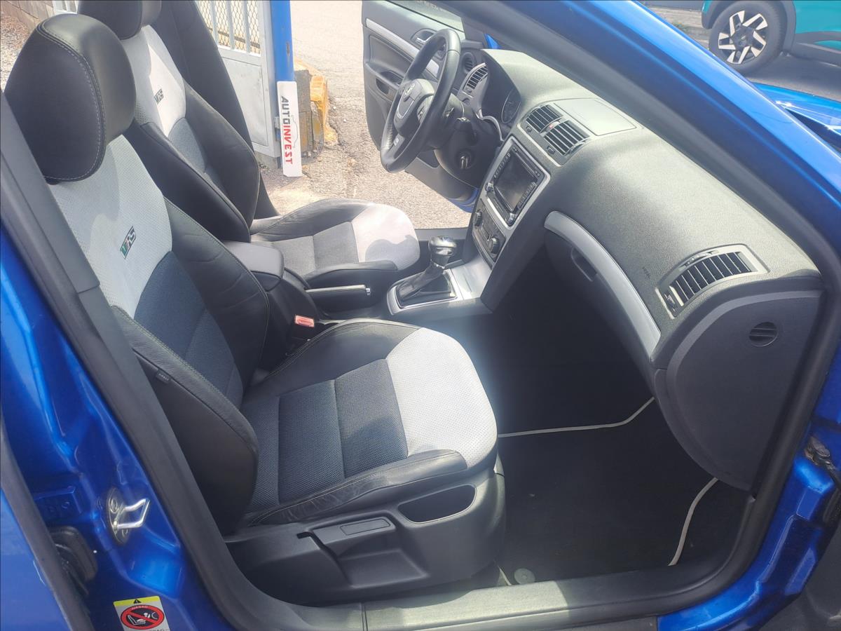 skoda-octavia-2-0-tdi-rs-dsg - 7