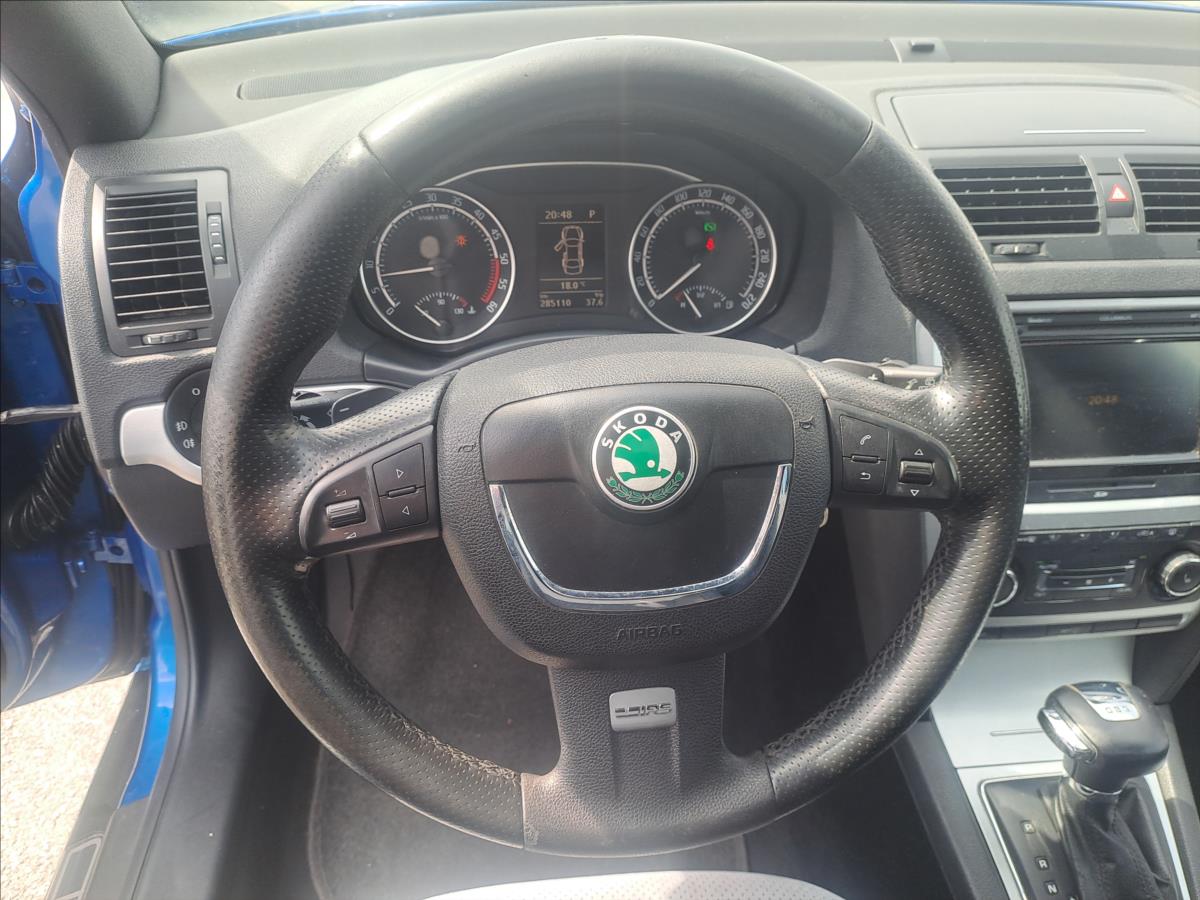 skoda-octavia-2-0-tdi-rs-dsg - 9