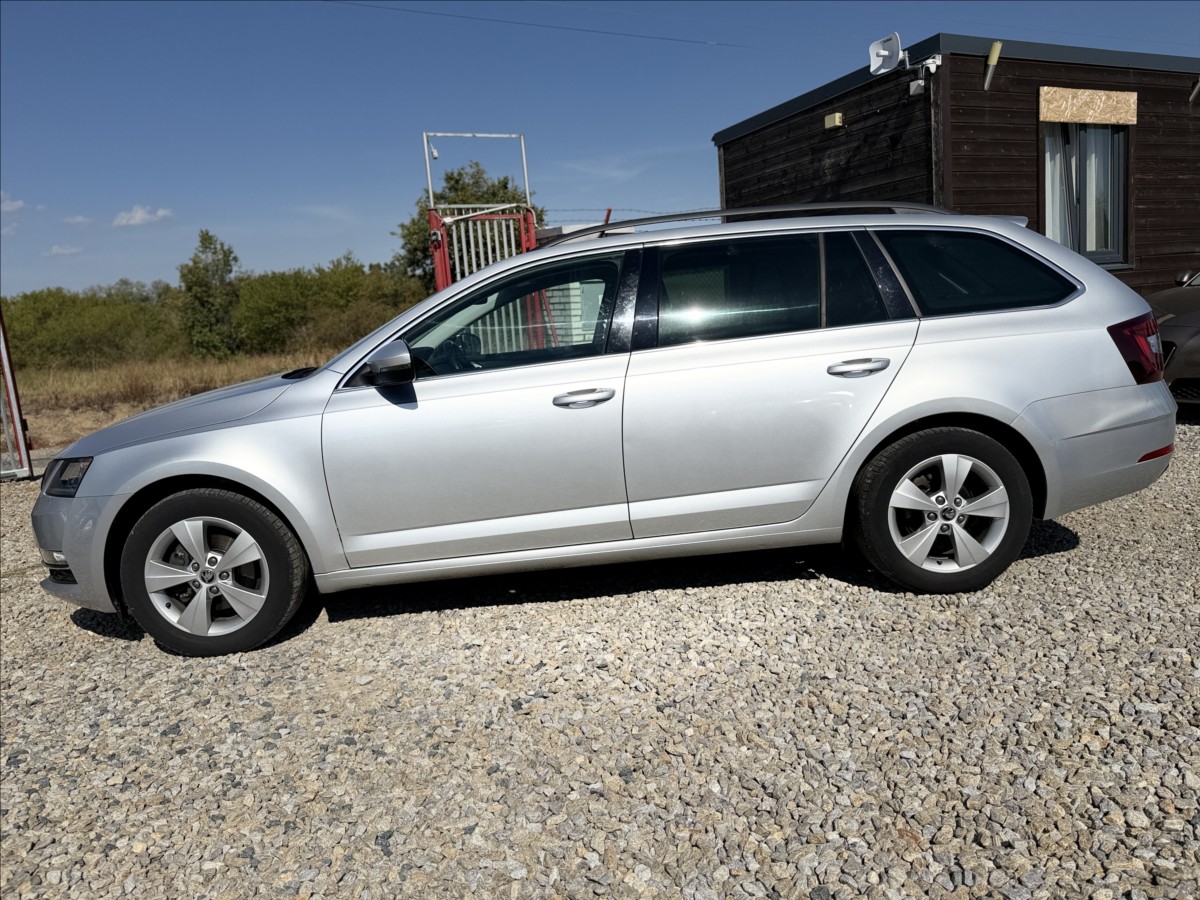 skoda-octavia-1-4-tsi-110kw-tazne-bi-xenon - 7