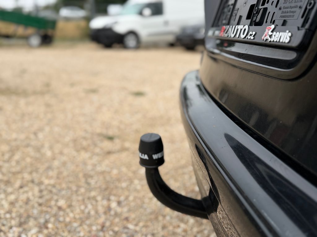 mercedes-benz-tridy-c-c-220-cdi-avantgarde - 4