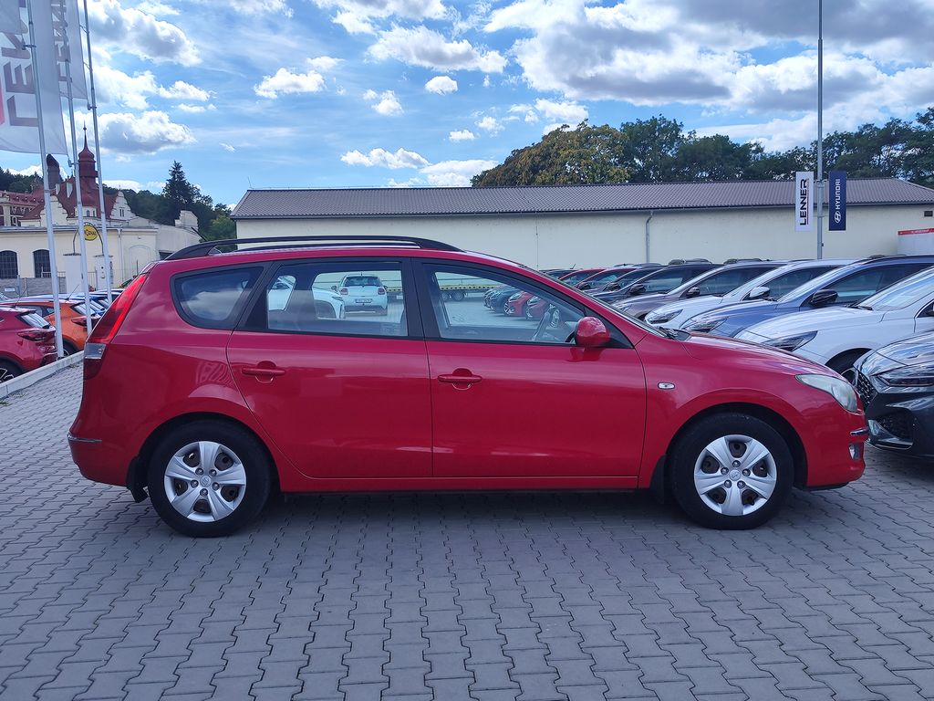 hyundai-i30-1-6-cvvt-92kw-made-in-czech - 3