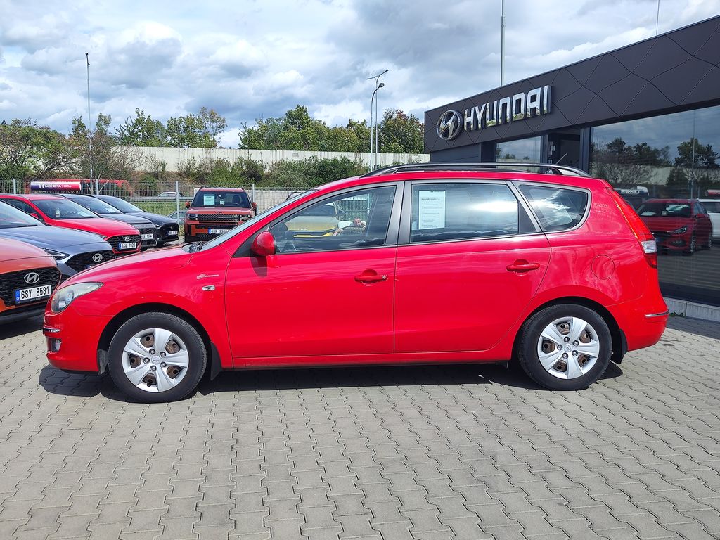 hyundai-i30-1-6-cvvt-92kw-made-in-czech - 7