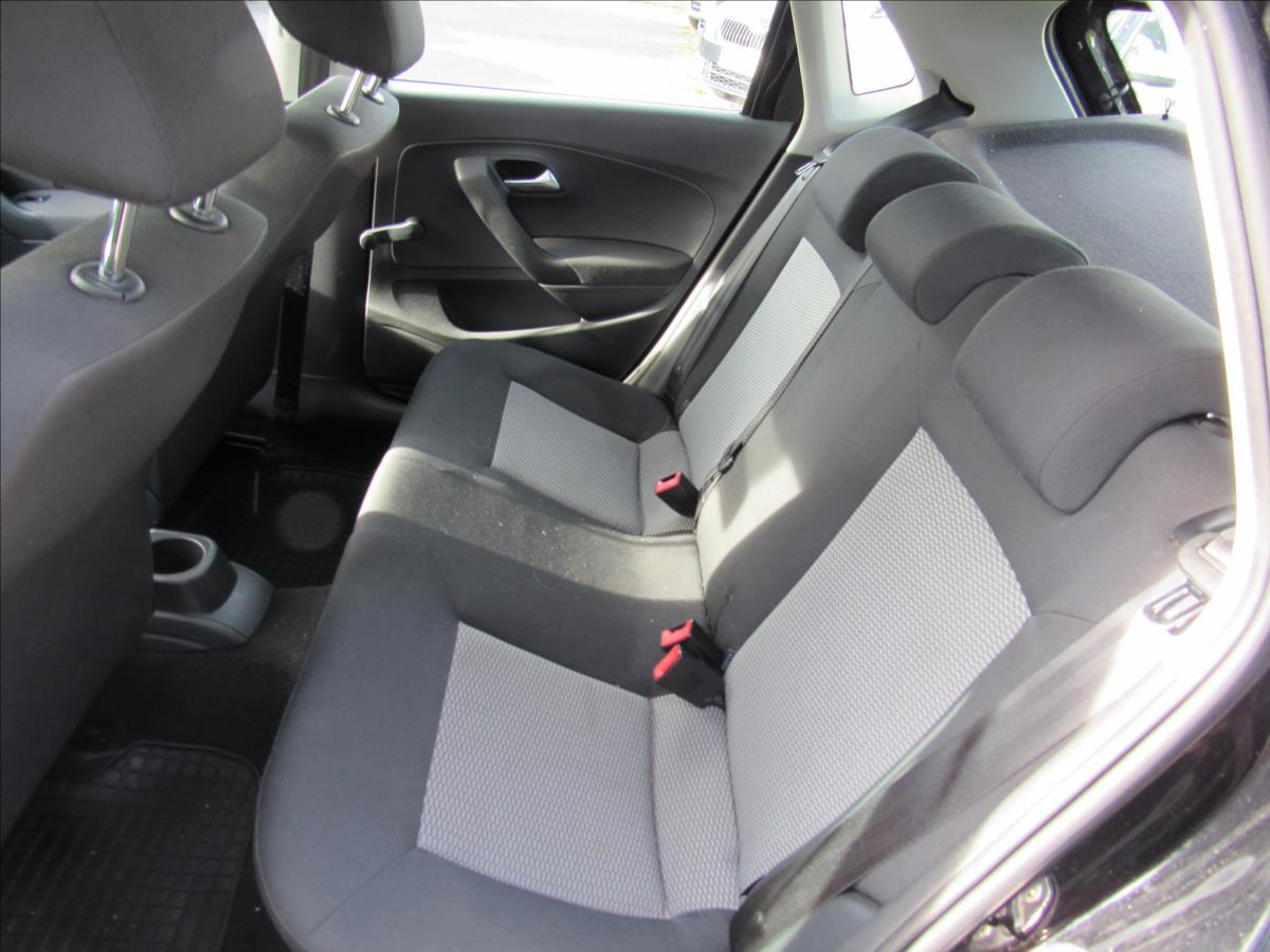 volkswagen-polo-1-2-i-44kw-1-majitel-5dveri - 9